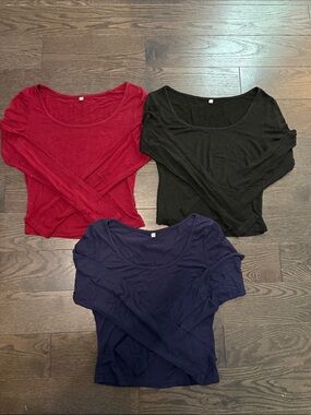 Women’s Long-Sleeve Scoop Neck Top - Red, Black, Navy